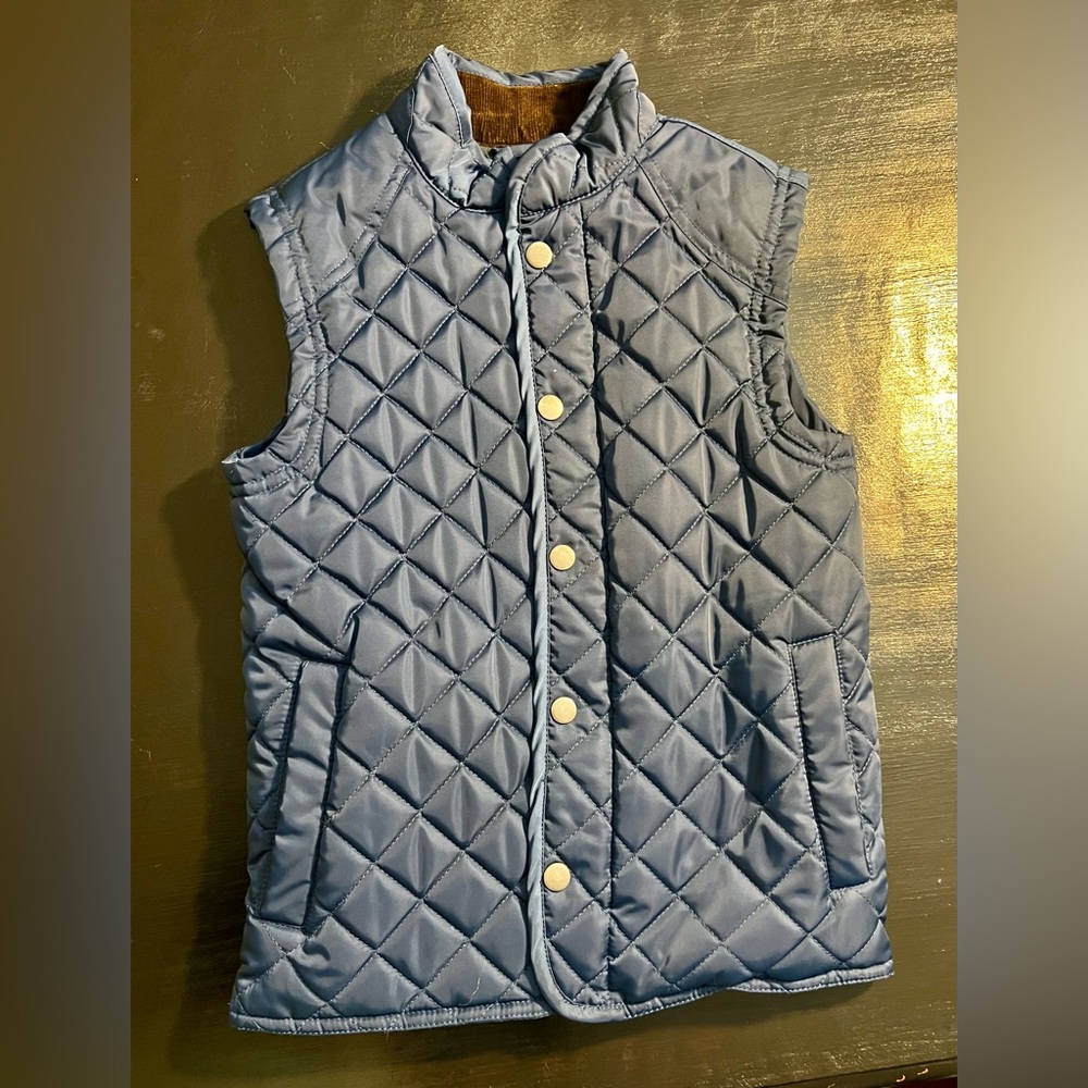 Sleevless. Vest.  like new for boy !!!